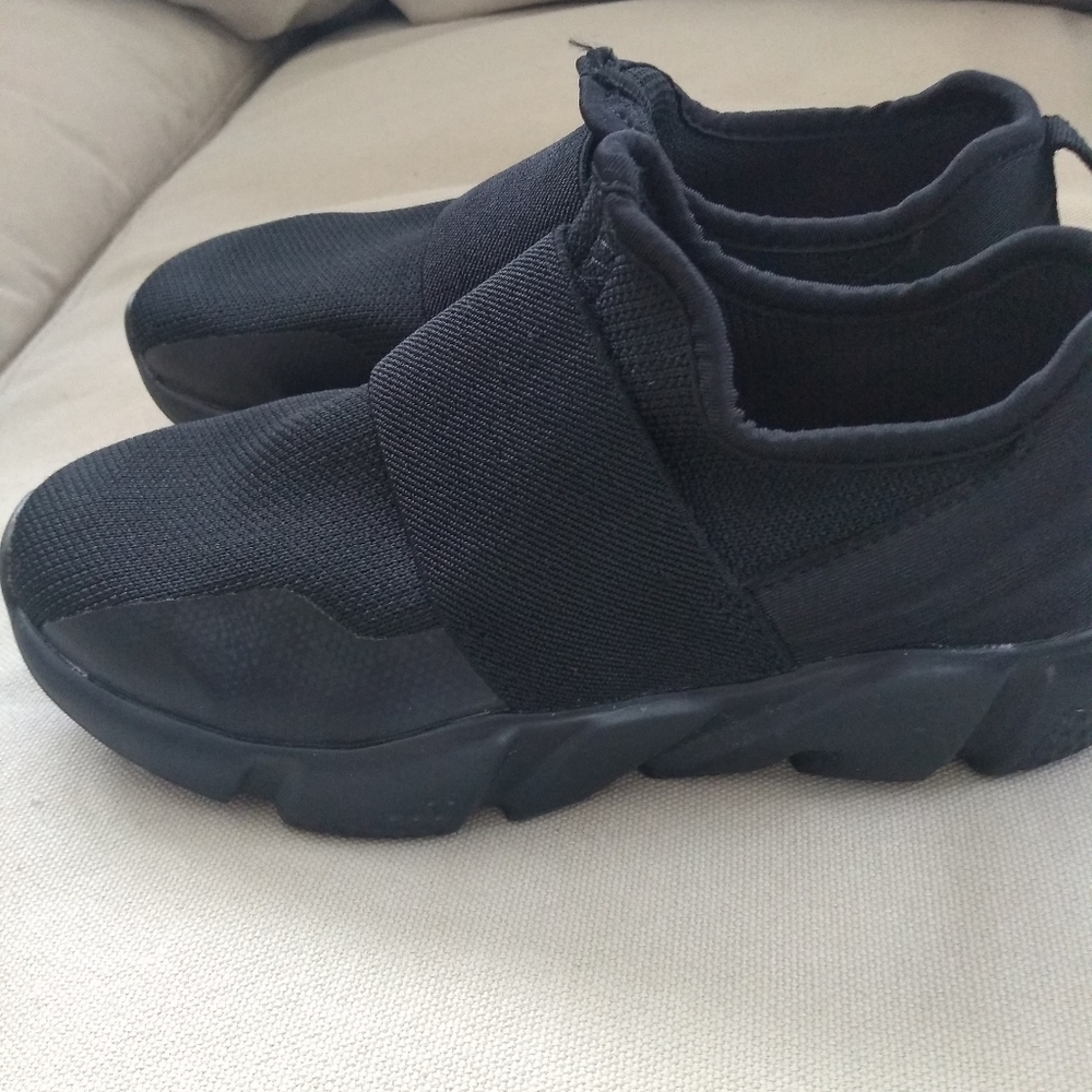 EUC- Fila Sneakers
